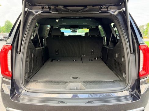 Used 2024 GMC Yukon XL SLT RWD image 29