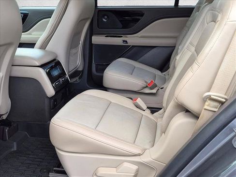 Used 2022 Lincoln Aviator Reserve w/ Equipment Group 201A AWD/4WD image 17