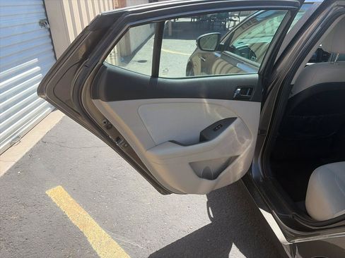Used 2013 Kia Optima LX FWD image 10