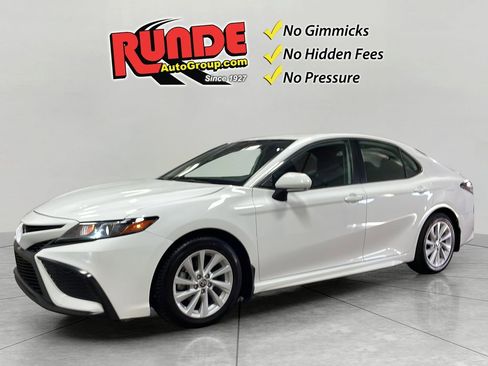 Used 2024 Toyota Camry SE FWD image 1