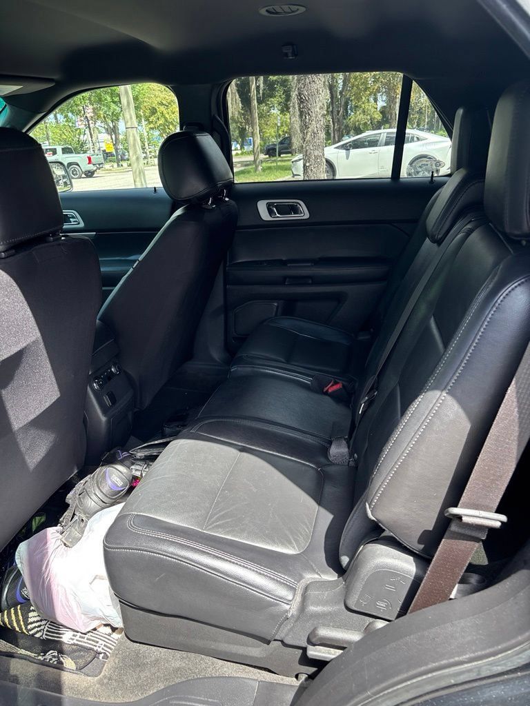 Used 2011 Ford Explorer XLT w/ 202A Rapid Spec Order Code FWD image 4