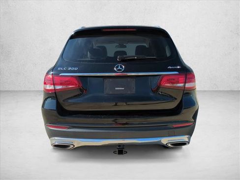 Used 2019 Mercedes-Benz GLC 300 4MATIC image 6