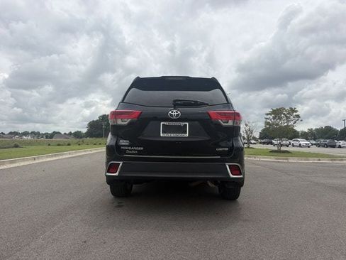 Used 2019 Toyota Highlander Limited FWD image 4