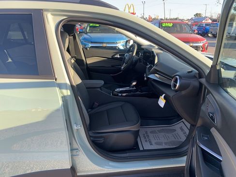 New 2026 Chevrolet Trax ACTIV FWD image 6