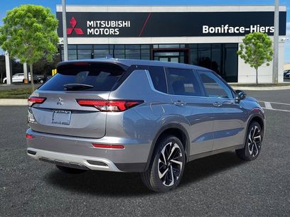 Used 2023 Mitsubishi Outlander SE