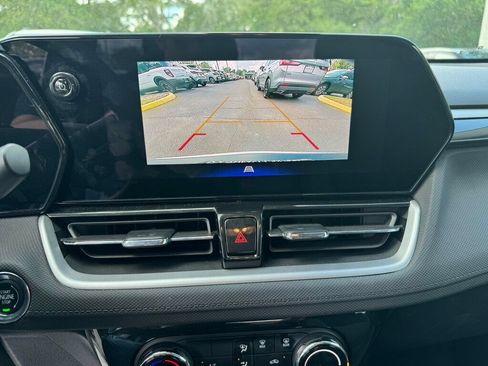 Used 2025 Chevrolet TrailBlazer LT FWD image 6