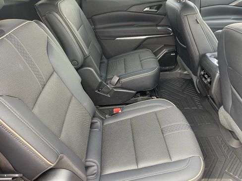 Used 2026 Chevrolet Traverse High Country AWD/4WD image 16