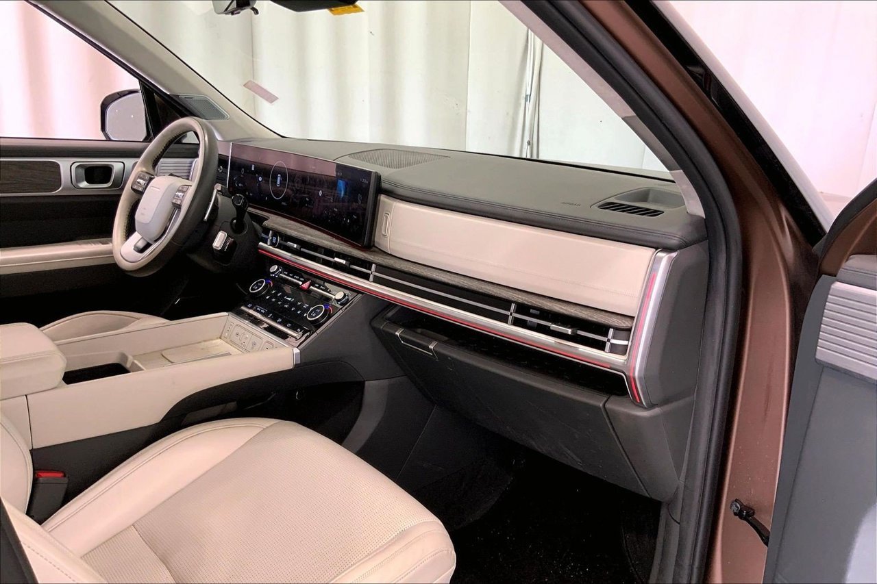 Used 2024 Hyundai Santa Fe Calligraphy FWD image 28