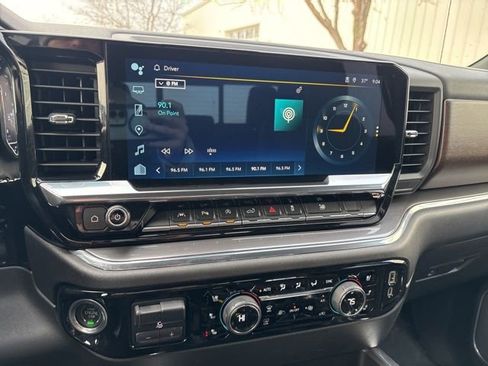 Used 2024 Chevrolet Silverado 1500 High Country image 16