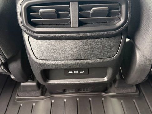 Certified 2025 Honda Pilot Sport image 16