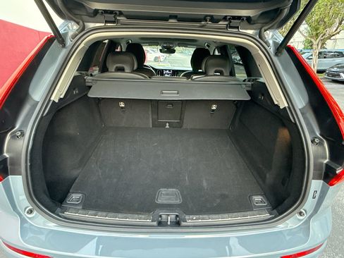 Used 2024 Volvo XC60 B5 Plus image 25