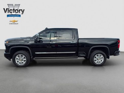 Used 2025 Chevrolet Silverado 3500 High Country w/ High Country Premium Package AWD/4WD image 4