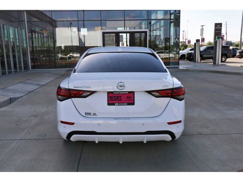 Used 2020 Nissan Sentra SV image 7