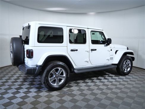 Used 2022 Jeep Wrangler Unlimited Sahara w/ Cold Weather Group image 8