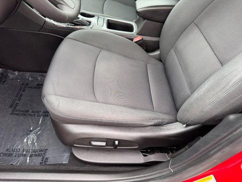 Used 2017 Chevrolet Cruze LT w/ Convenience Package FWD image 18