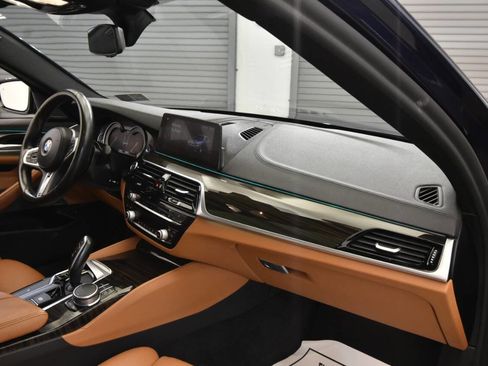 Used 2019 BMW M550i xDrive M550i xDrive AWD 4dr Sedan image 16