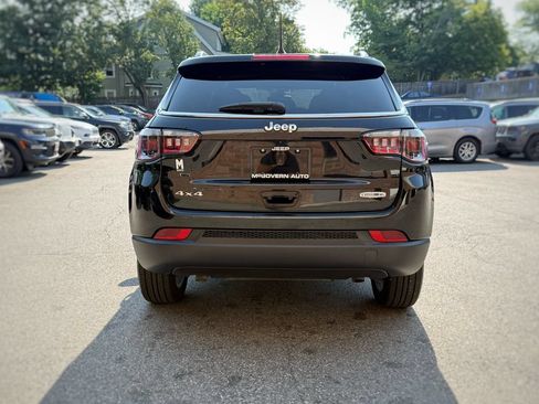 Used 2023 Jeep Compass Latitude AWD/4WD image 10