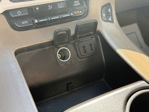 Used 2020 GMC Yukon XL SLT w/ Premium Edition image 31