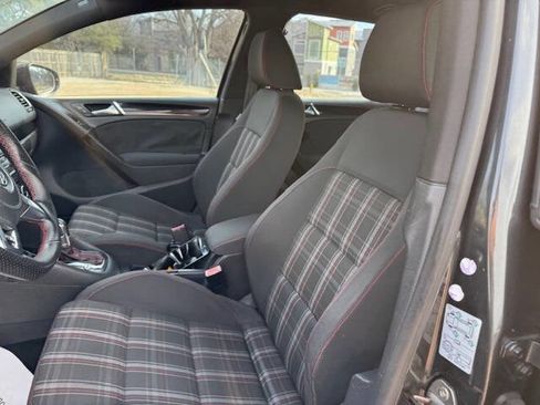 Used 2011 Volkswagen Golf 4-Door image 34