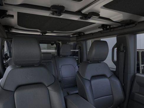 New 2025 Ford Bronco Badlands image 12