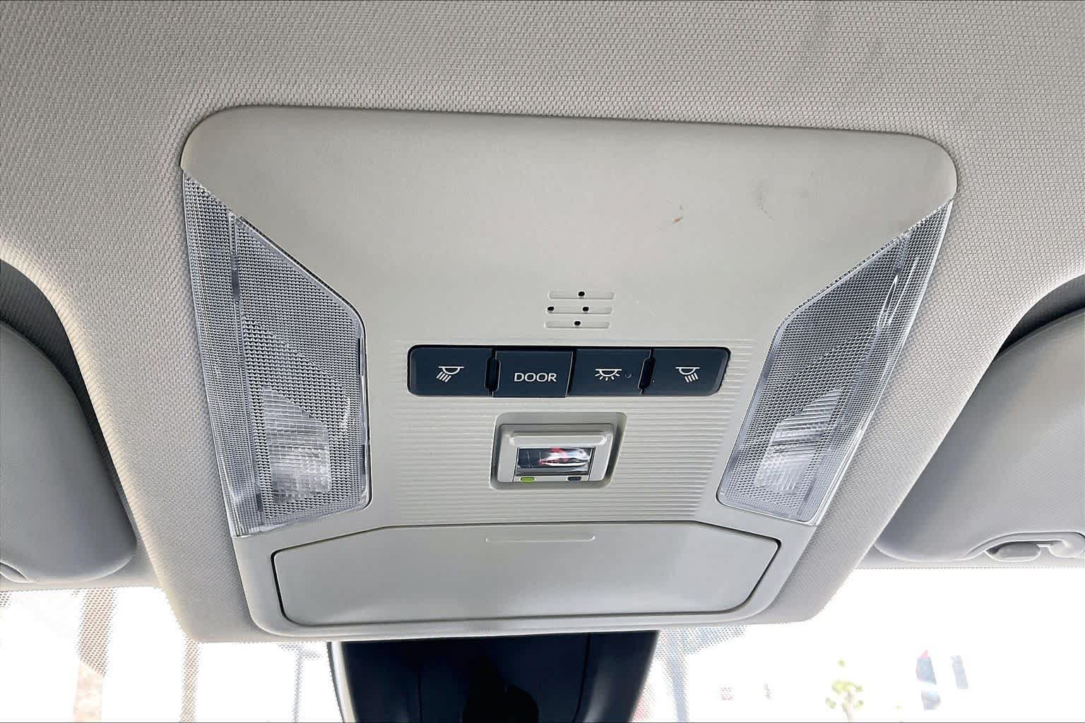 Used 2024 Toyota RAV4 LE AWD/4WD image 29