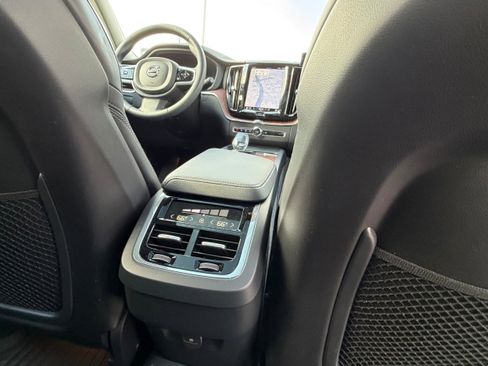 Certified 2024 Volvo XC60 B5 Ultimate AWD/4WD image 15