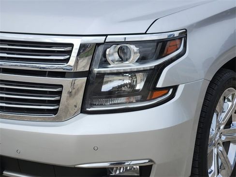 Used 2020 Chevrolet Suburban Premier image 8