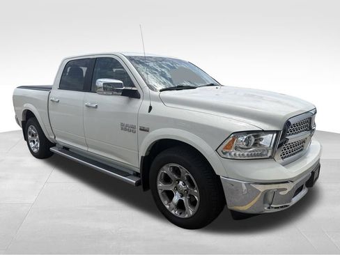 Used 2017 RAM 1500 Laramie w/ Convenience Group AWD/4WD image 13