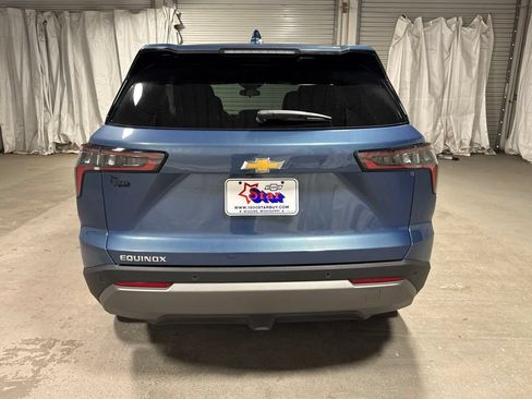 Used 2025 Chevrolet Equinox LT FWD image 6