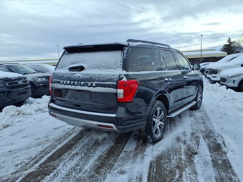 Used 2022 Ford Expedition XLT image 4