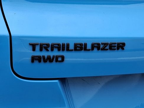 Used 2024 Chevrolet TrailBlazer RS w/ Driver Confidence Package AWD/4WD image 9