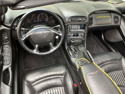 Used 2000 Chevrolet Corvette Coupe w/ Roof Pkg