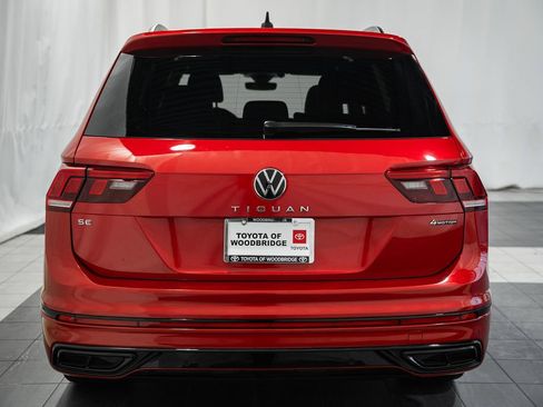 Used 2024 Volkswagen Tiguan SE R-Line image 5