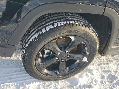 New 2025 Jeep Grand Cherokee L Altitude image 5