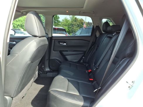 Used 2023 Nissan Rogue SL AWD/4WD image 13