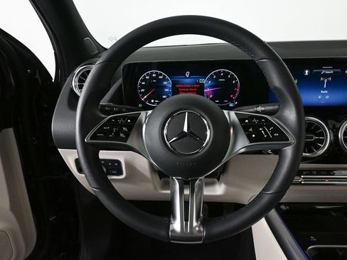 Certified 2026 Mercedes-Benz GLA 250 image 2