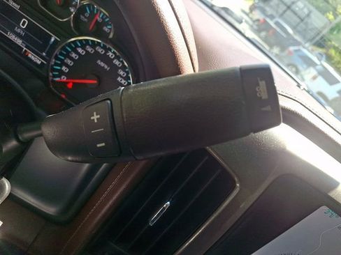 Used 2015 Chevrolet Silverado 1500 High Country w/ High Country Premium Package AWD/4WD image 17