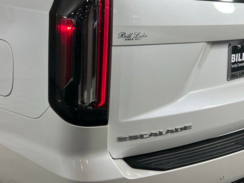 Used 2024 Cadillac Escalade Sport image 13