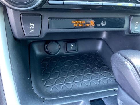 Used 2022 Toyota RAV4 LE AWD/4WD image 35