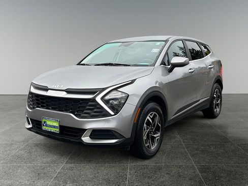 Used 2023 Kia Sportage LX image 4