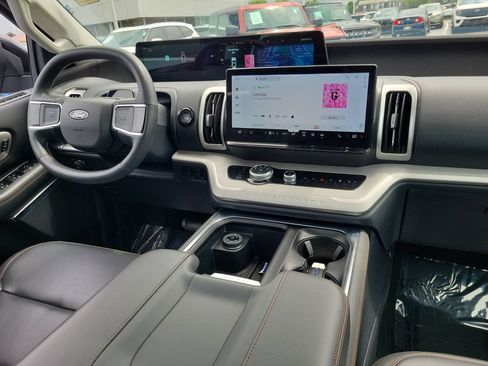 Certified 2025 Ford Expedition Max Active AWD/4WD image 13