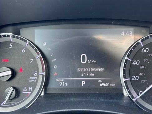 Used 2022 Toyota Highlander XLE AWD/4WD image 14