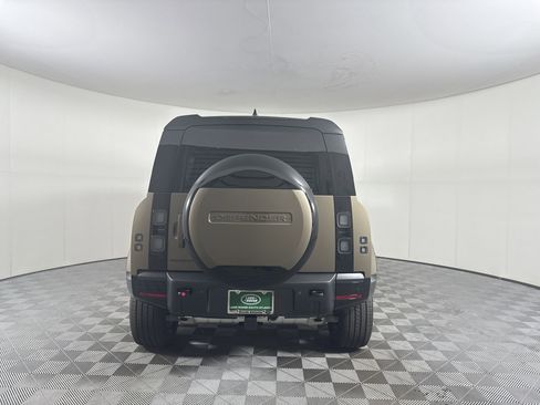 New 2026 Land Rover Defender 110 X-Dynamic SE AWD/4WD image 11