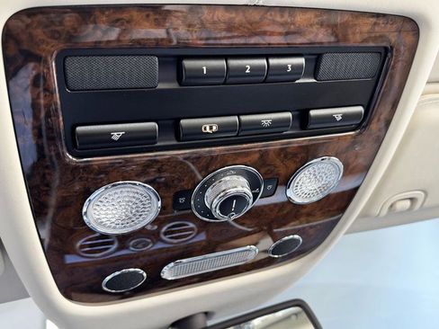 Used 2015 Bentley Flying Spur V8 image 25