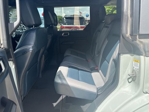 Used 2024 Ford Bronco Outer Banks image 5