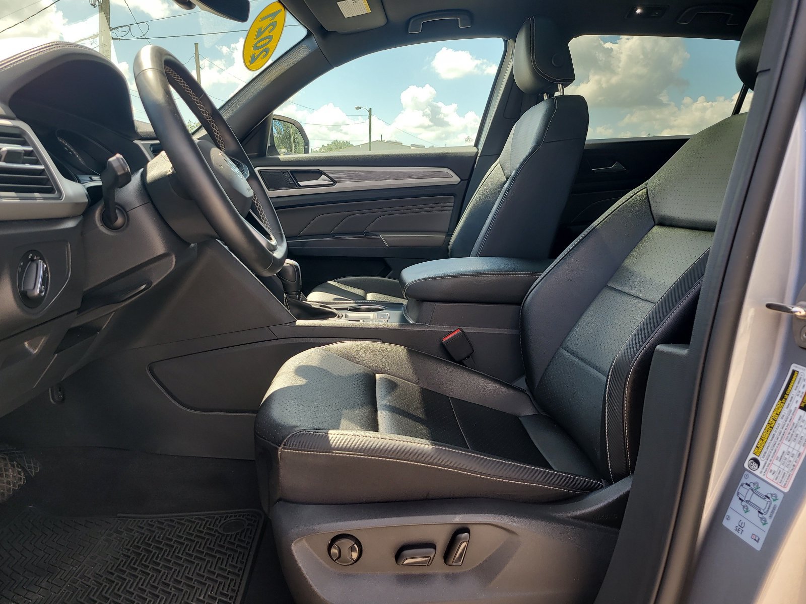 Used 2021 Volkswagen Atlas Cross Sport SE w/ Panoramic Sunroof Package FWD image 15