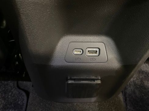 Used 2023 Buick Envision Avenir AWD/4WD image 17