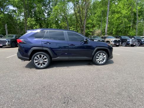 Used 2021 Toyota RAV4 XLE Premium AWD/4WD image 3