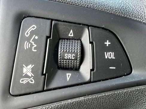 Used 2017 Chevrolet Equinox LS image 24