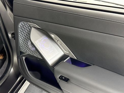 Used 2025 BMW 760i xDrive w/ Executive Package image 35